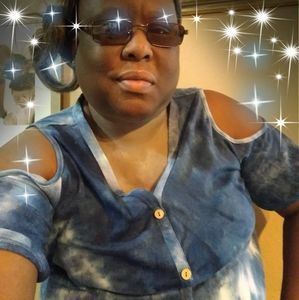 Meet your Posher, Monique